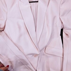 Elegant Women's Blazer - soft pink